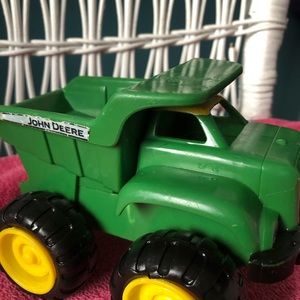 Treasure chest of  4 vintage beanie babies Groovy,Blackie, bank John Deer truck